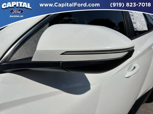 Used 2023 White Hyundai SEL image 12