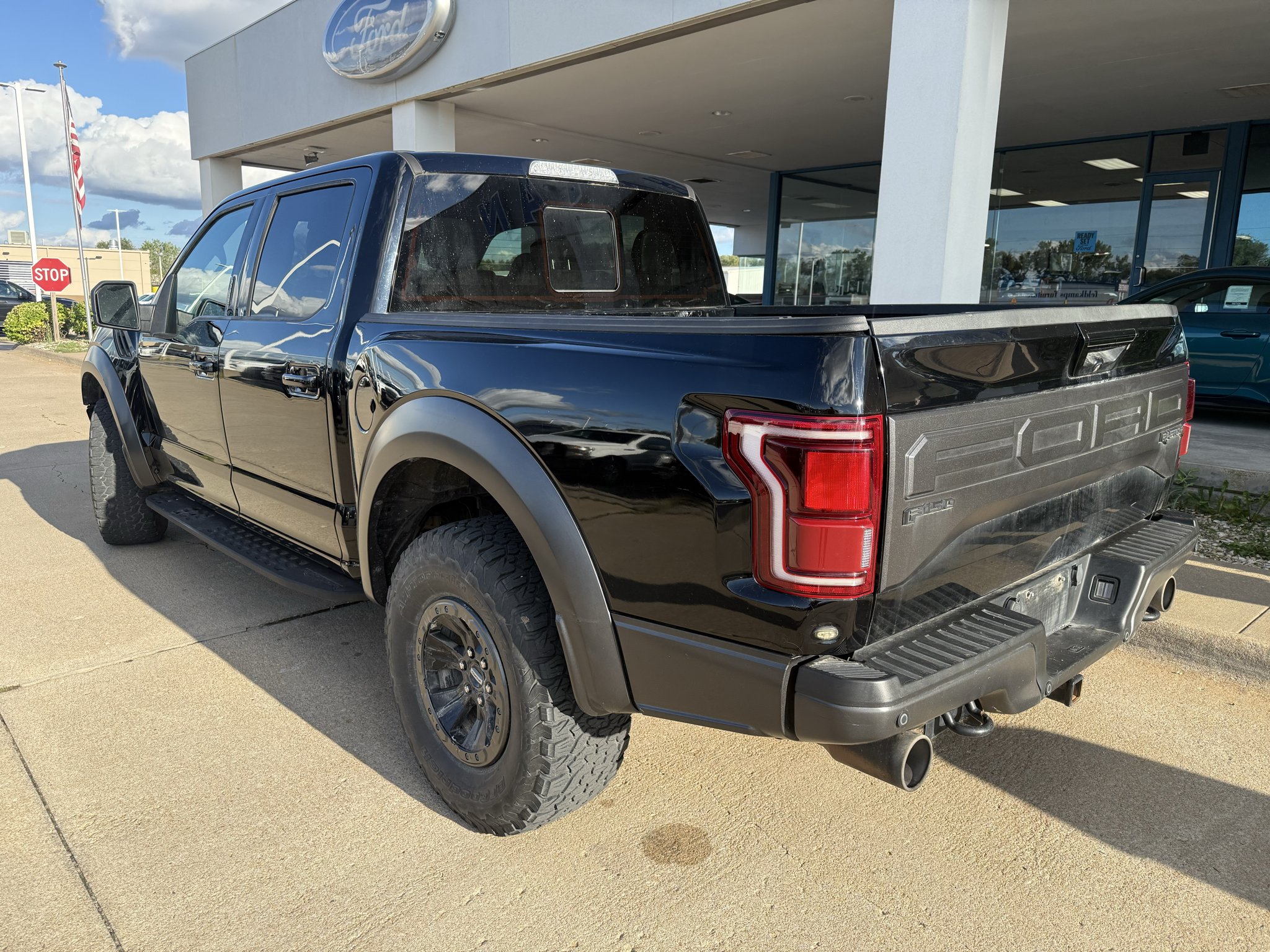 Used 2017  Ford Raptor image 12