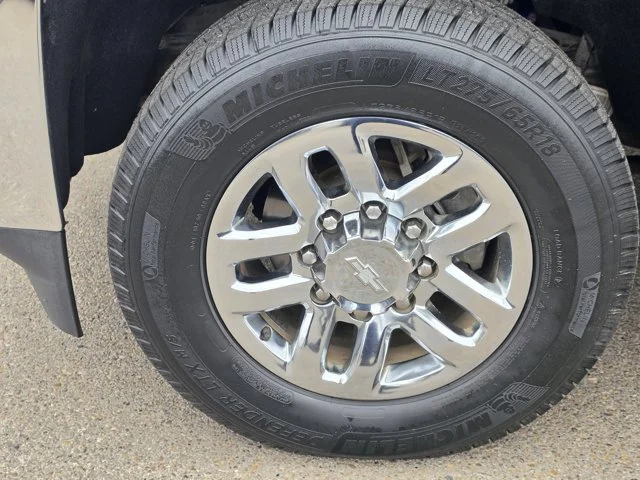 Used 2016 Gray Chevrolet LT image 28