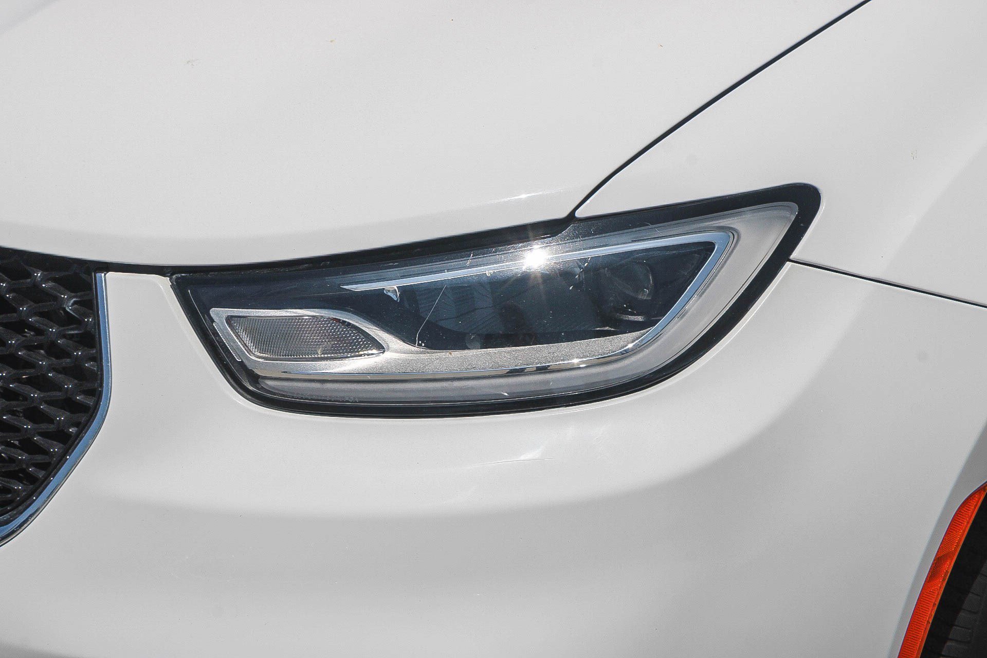 Used 2024 Bright White Clearcoat Chrysler Hybrid Select image 6