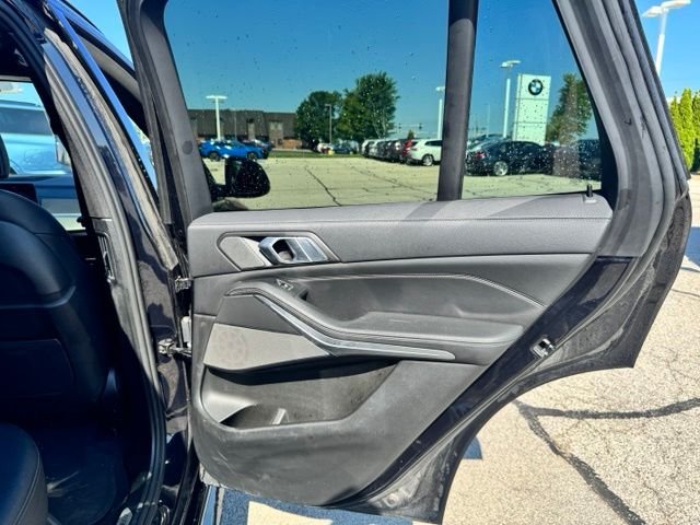 Used 2021 Carbon Black Metallic BMW xDrive40i image 10