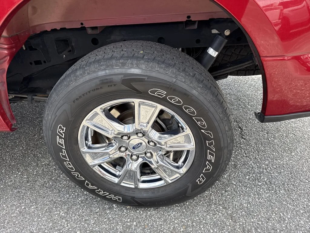 Used 2017 Red Ford XLT image 19