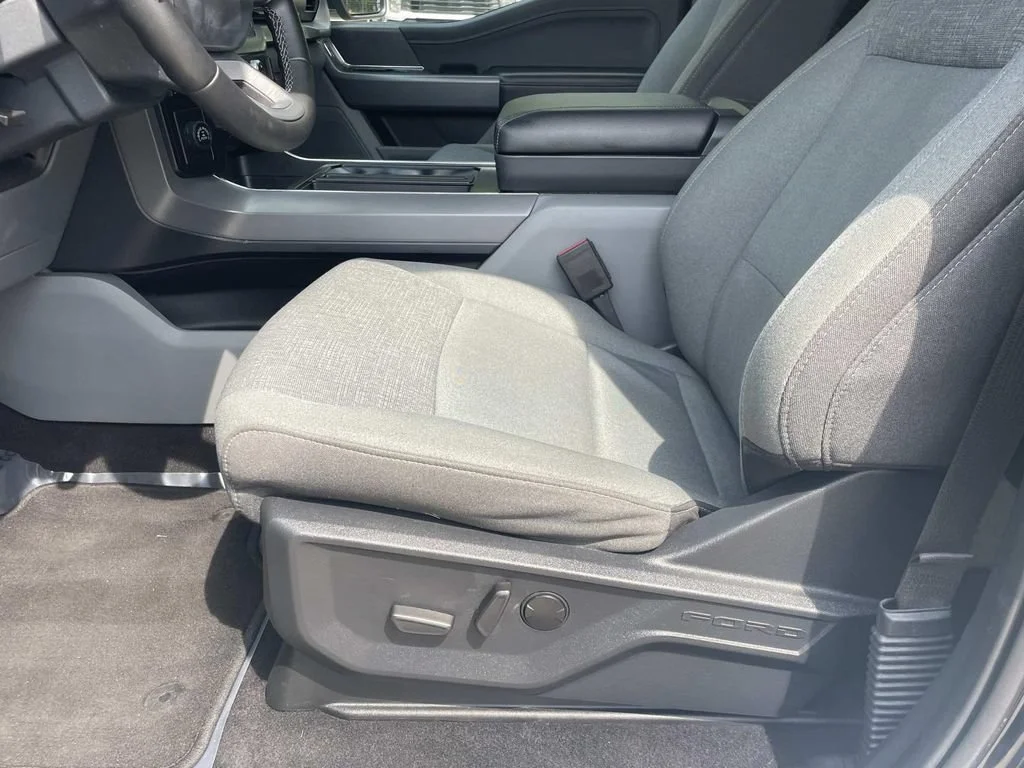 Used 2024 Black Ford XLT image 12