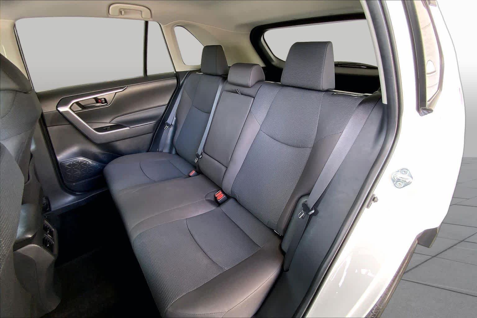 Used 2025 Ice Cap Toyota LE image 21