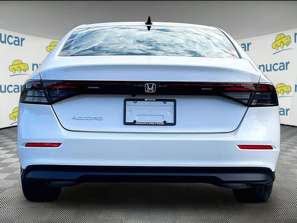 New 2026 Platinum White Pearl Honda SE image 5