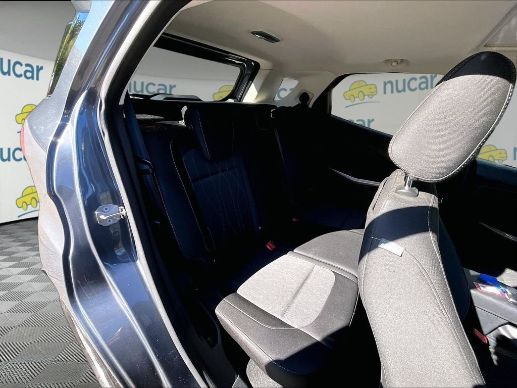 Used 2022 Smoke Metallic Ford SE image 16