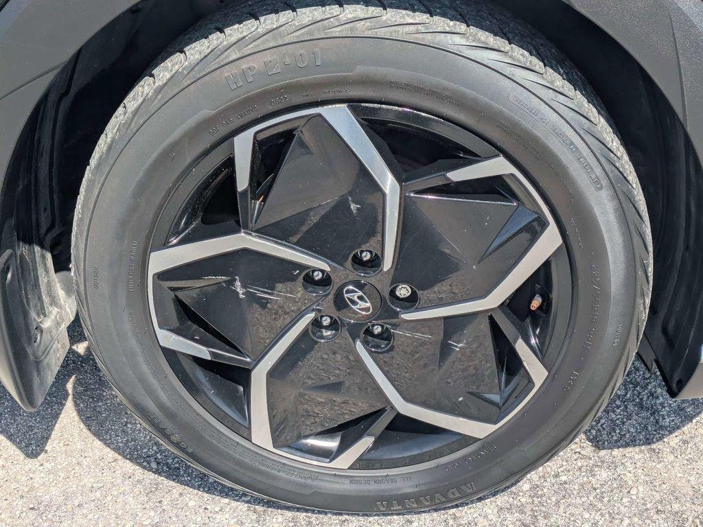 New 2023 Black Hyundai SE image 11