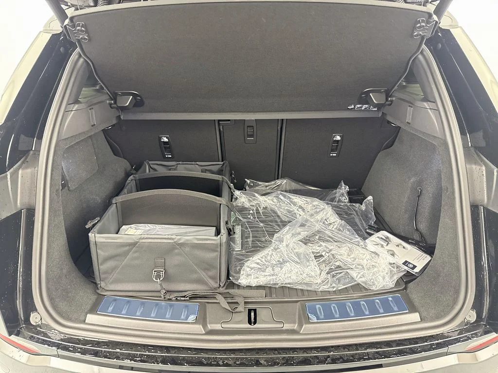 New 2026 Santorini Black Land Rover Hoxton Edition image 27