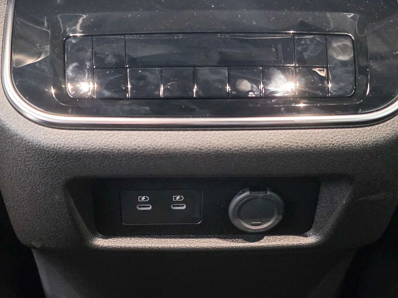 2025 Nissan Armada SL - Photo 30