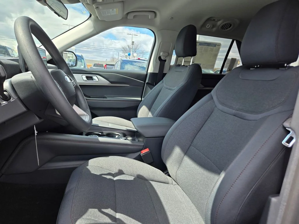Used 2026 Space White Metallic Ford Active image 20