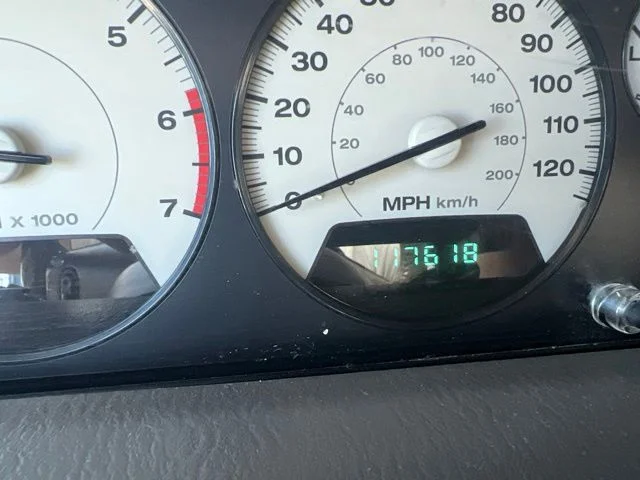 Used 2002  Jeep Limited image 11