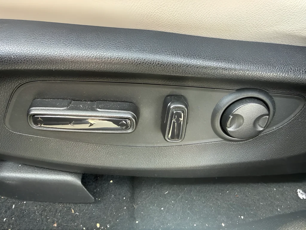 Certified Used 2024  Honda EX-L image 7
