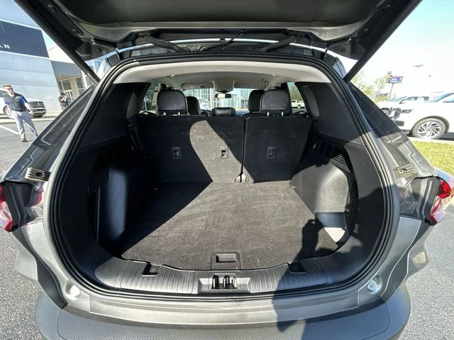 Used 2025  Ford Platinum image 28