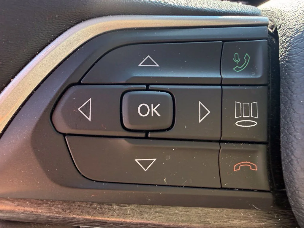 Used 2022 White Jeep Limited image 18