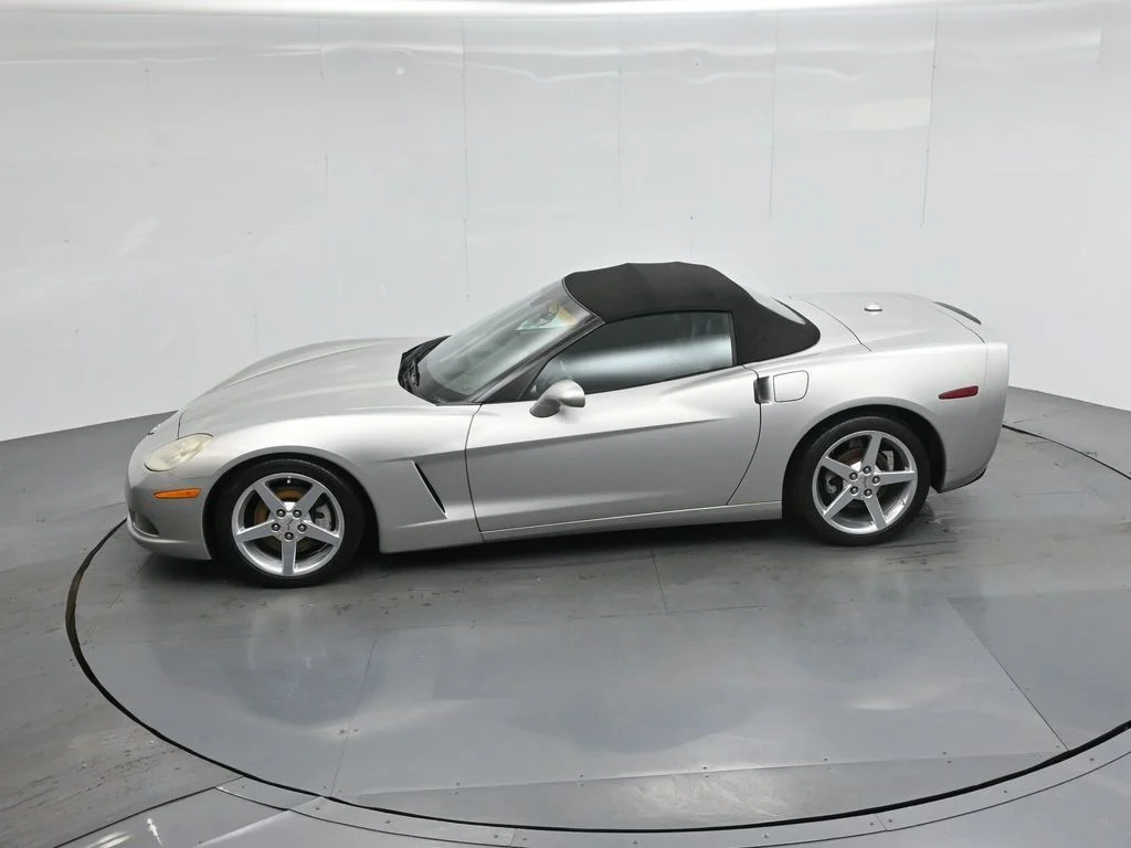 Used 2005 Silver Chevrolet Base image 37