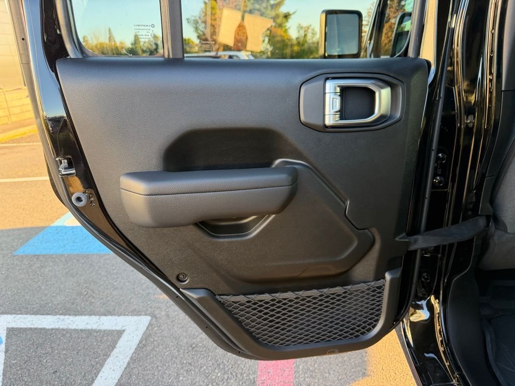 New 2026 Black Clear-Coat Exterior Paint Jeep Sport image 27