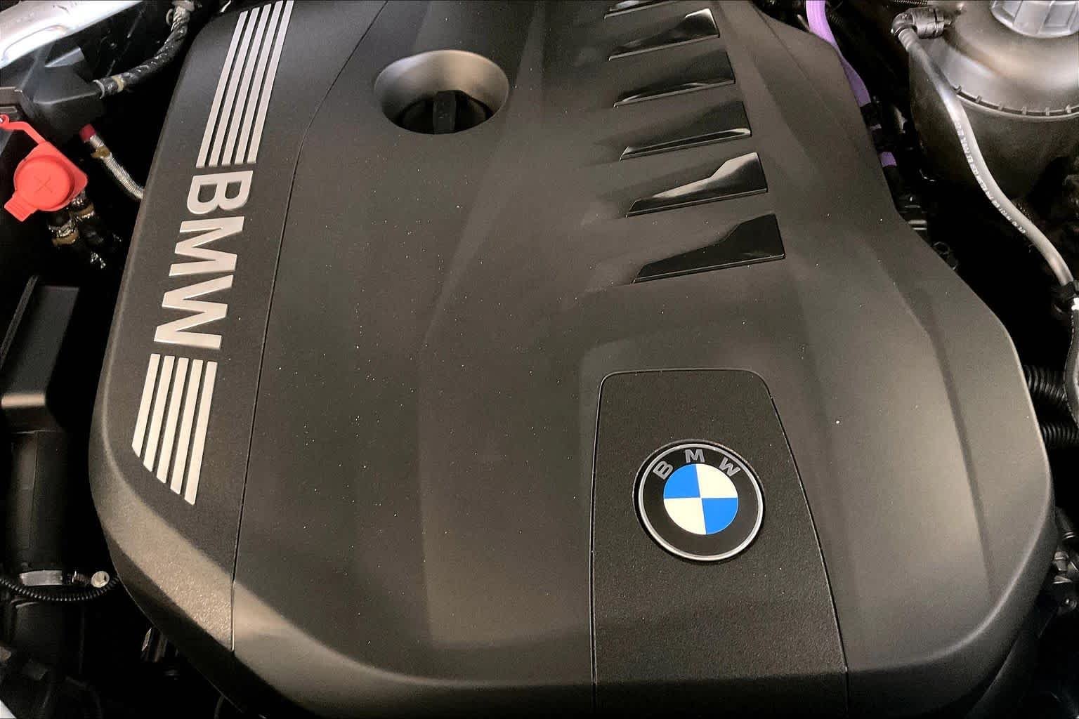 New 2027 Dravit Grey Metallic BMW xDrive40i image 17