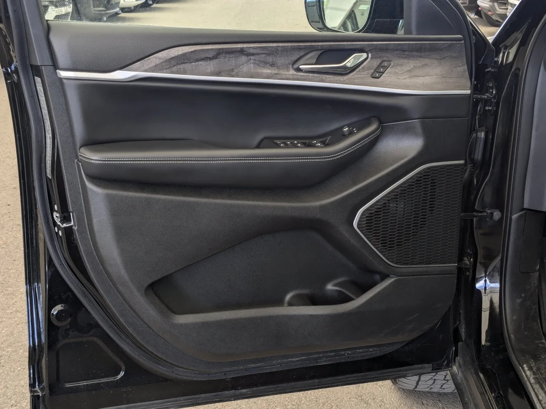 Certified Used 2025 Black Jeep Limited - - 4x4 - Luxury Tech II - Black Pkg - Command View Sunroof - Leather & More! image 12