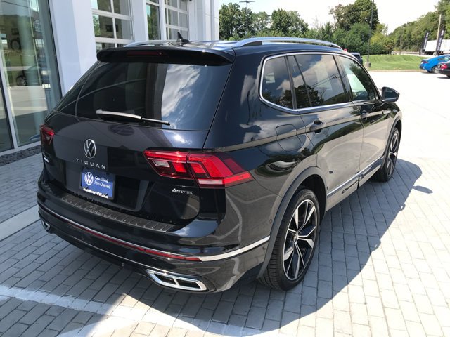 Certified Used 2023 Deep Black Pearl Volkswagen SEL R-Line image 8