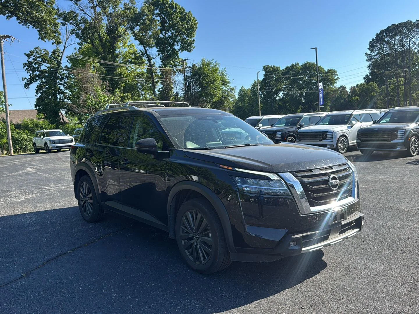 2022 Nissan Pathfinder SL