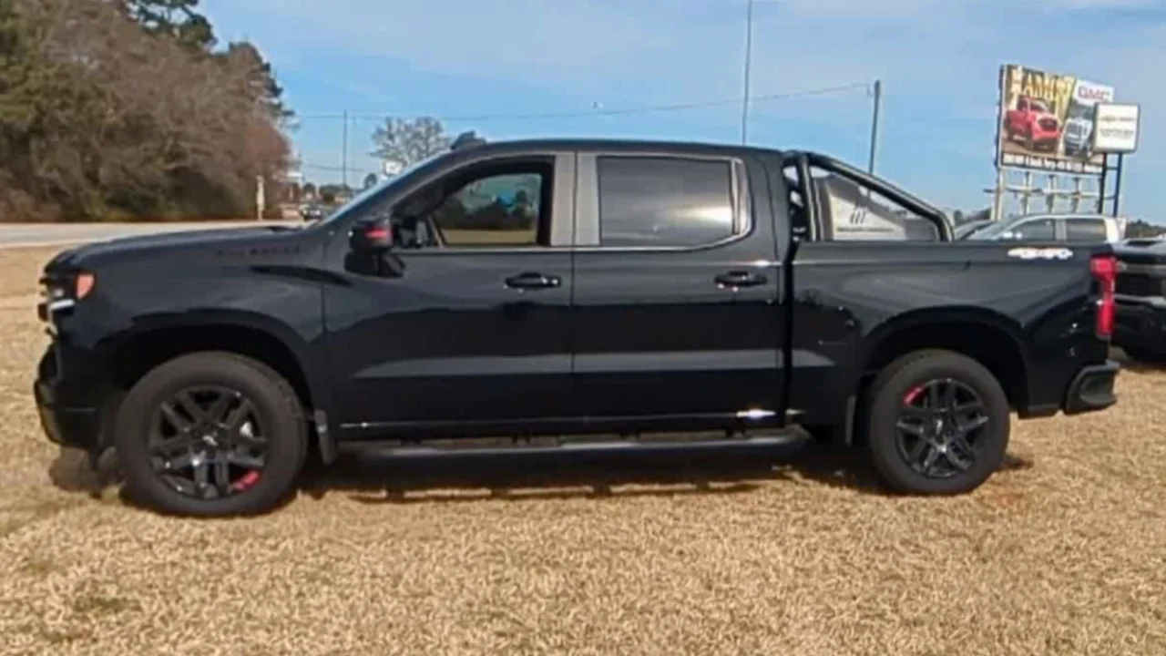 2025 Chevrolet Silverado 1500 RST - Photo 29