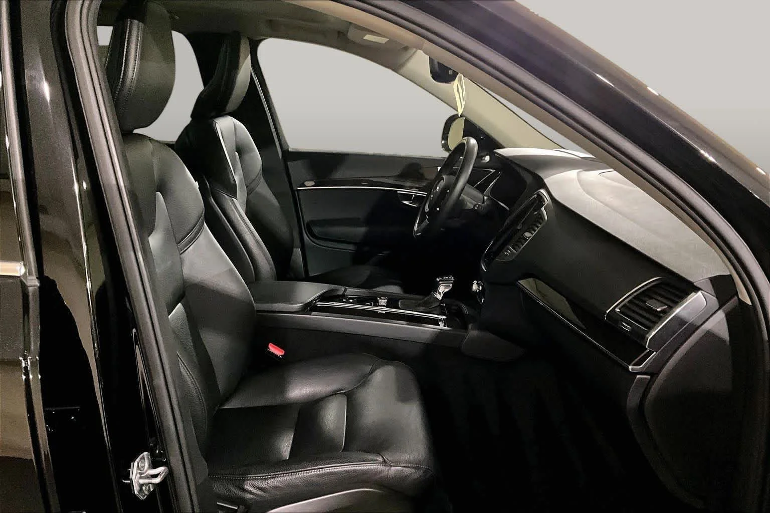 Pre-Owned 2019 Volvo XC90 Momentum