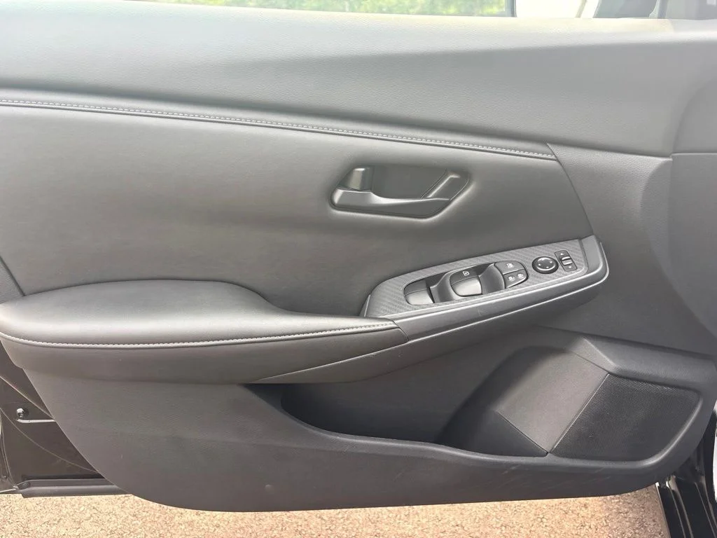 Used 2025 Black Nissan S image 13