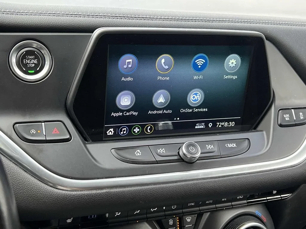 Used 2020 SILVER ICE METALLIC Chevrolet LT image 17