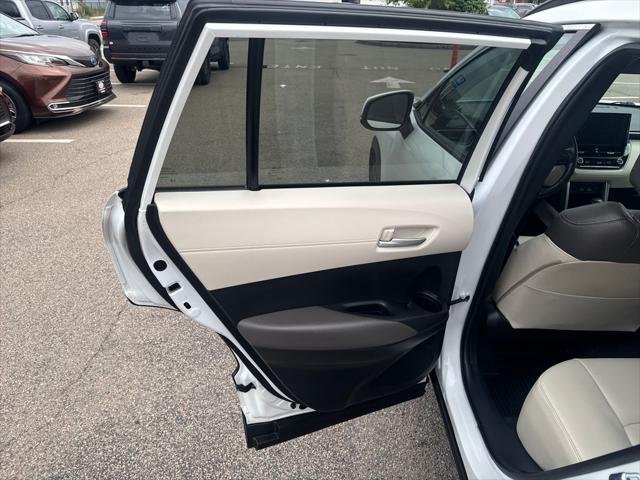 Certified Used 2023 WIND CHILL PEARL* Toyota  image 40