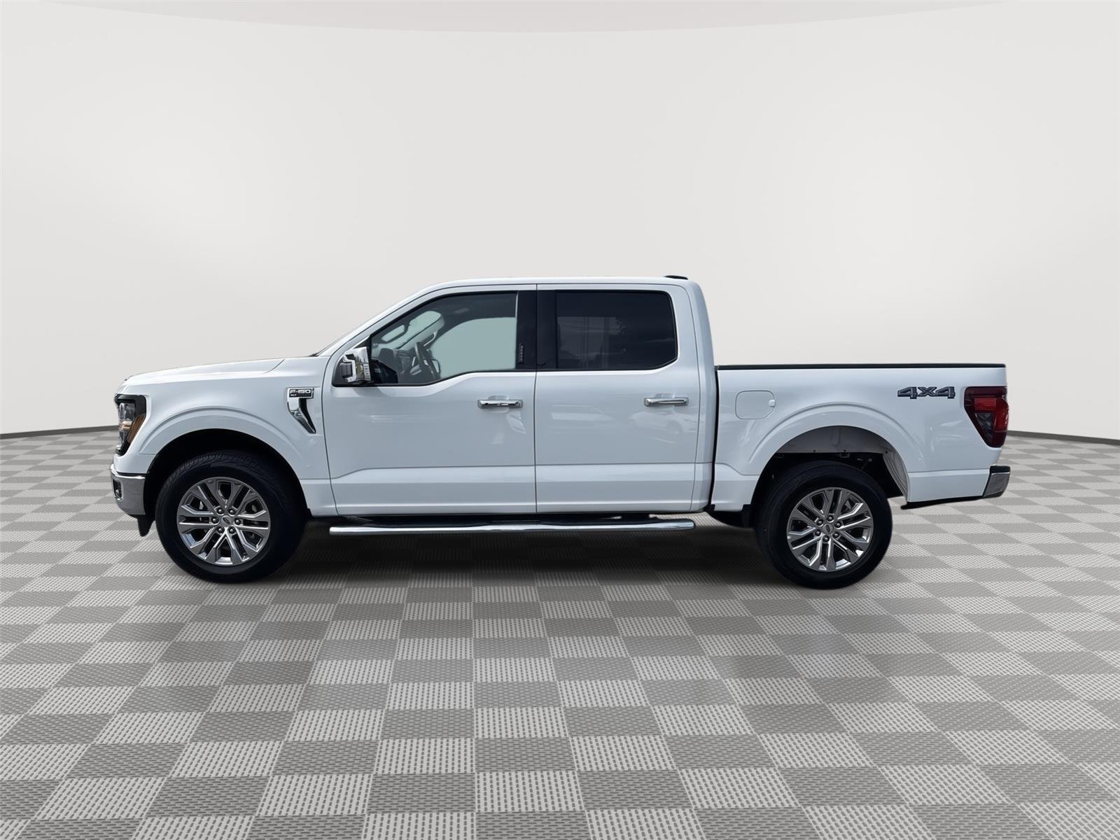 Used 2024 Oxford White Ford XLT image 11
