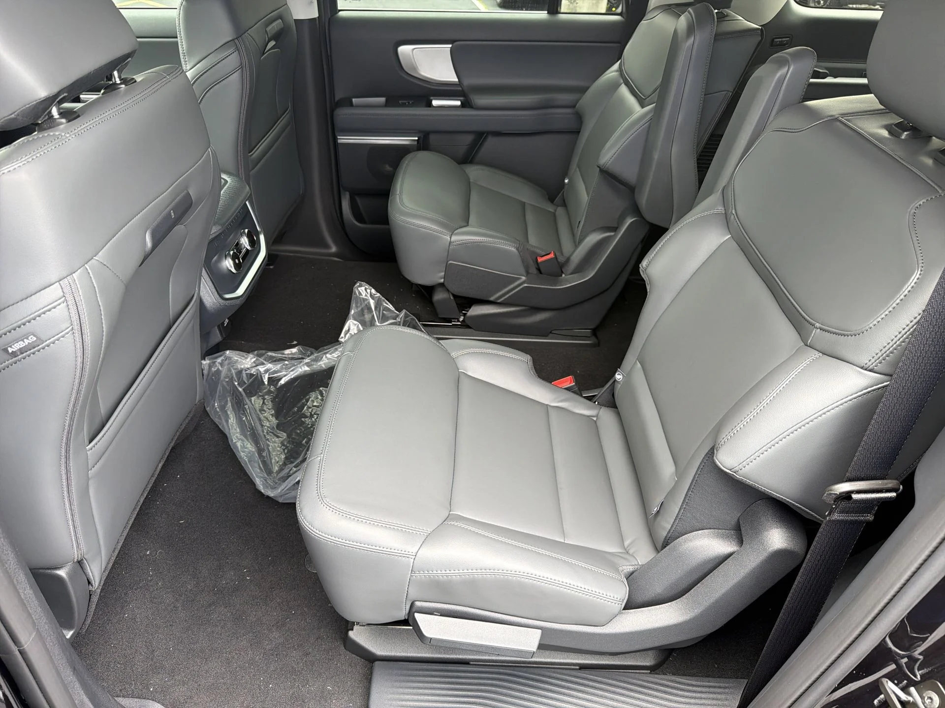 New 2026 Agate Black Metallic Ford MAX Active image 21