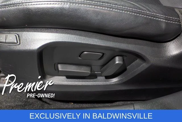 Used 2022 White Mazda Touring Plus image 20
