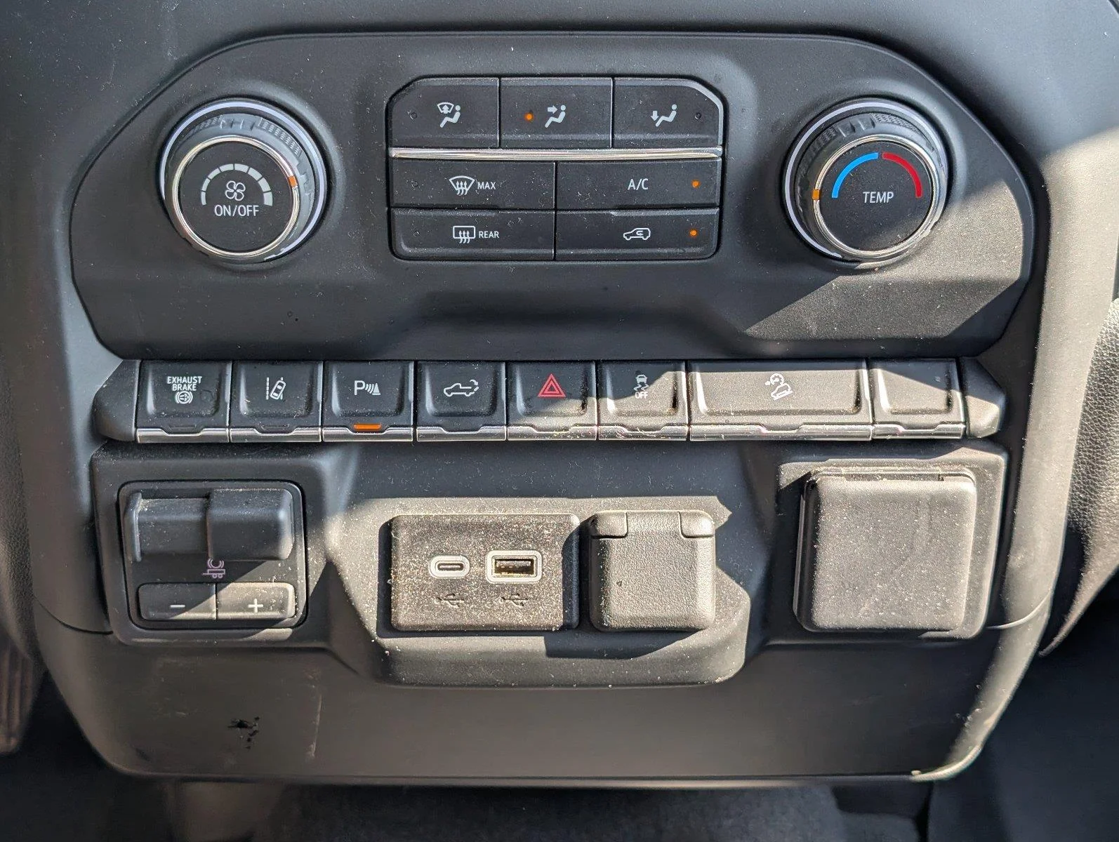 Used 2024 Summit White Chevrolet Custom image 24