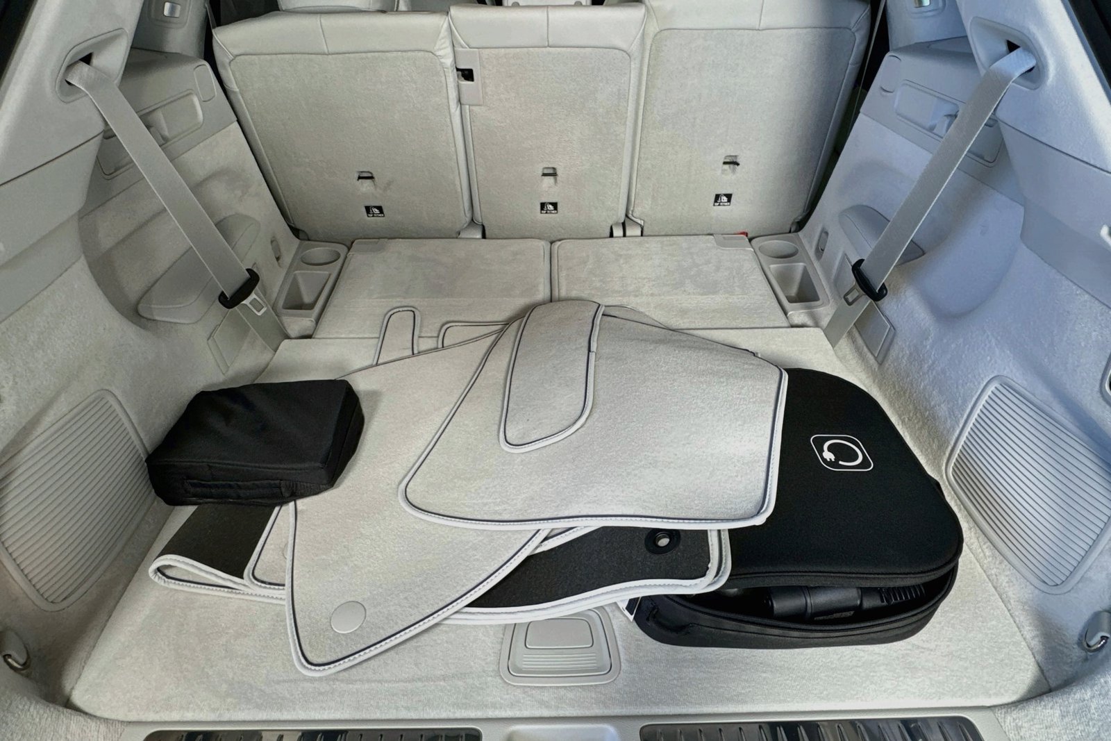 New 2026 Black Mercedes-Benz EQS 400 image 24