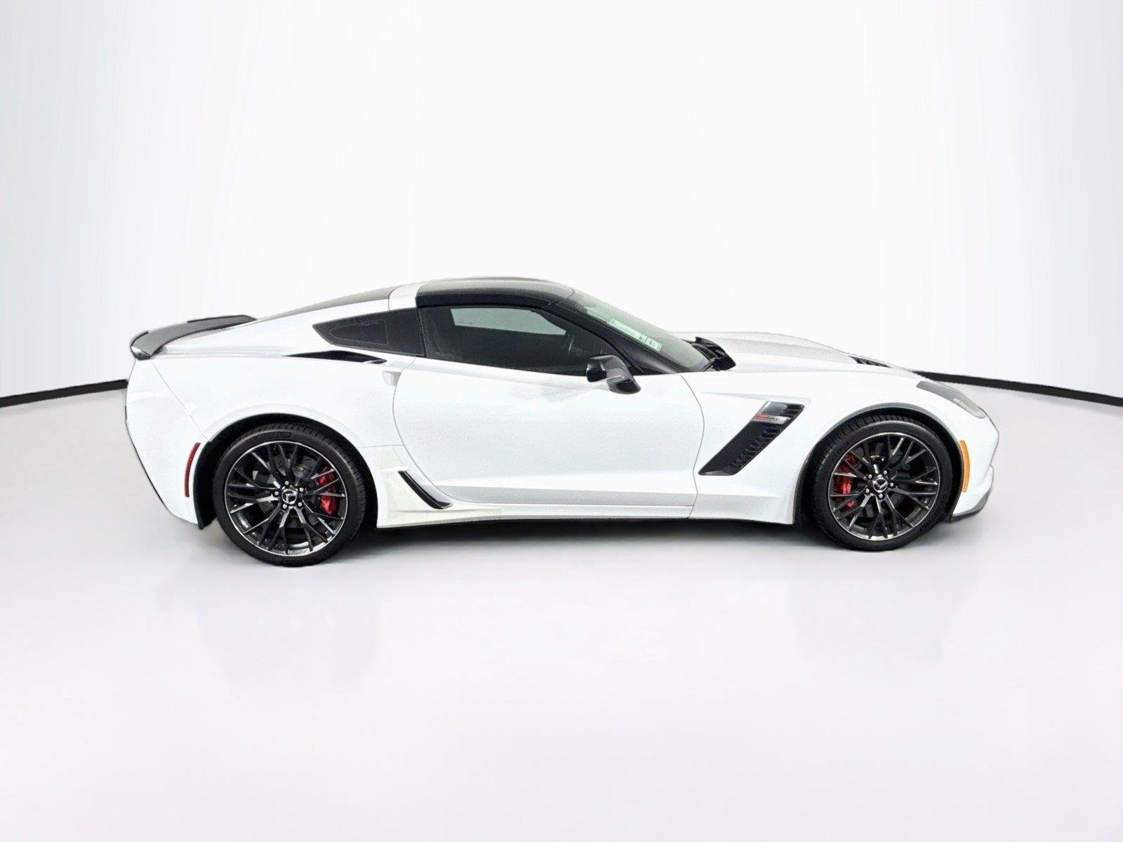 Used 2016 Arctic White Chevrolet Z06 2LZ image 11