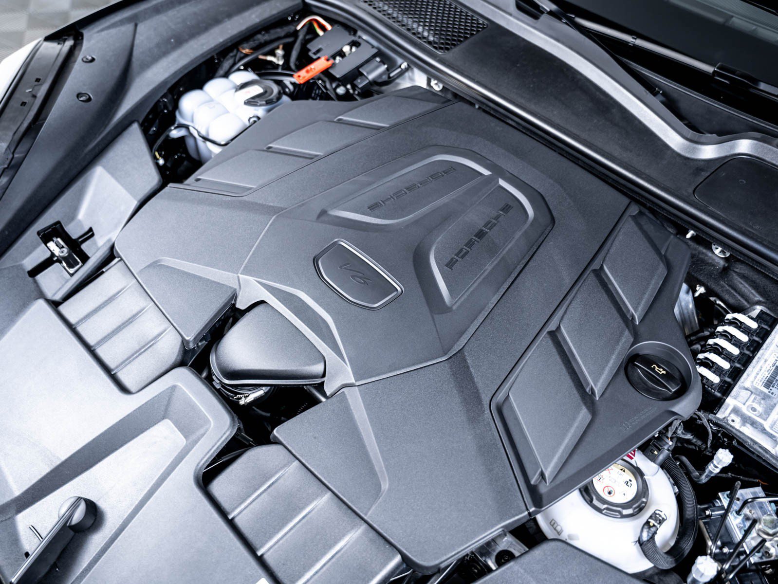 New 2026 CHROMITE BLACK Porsche E-Hybrid image 13