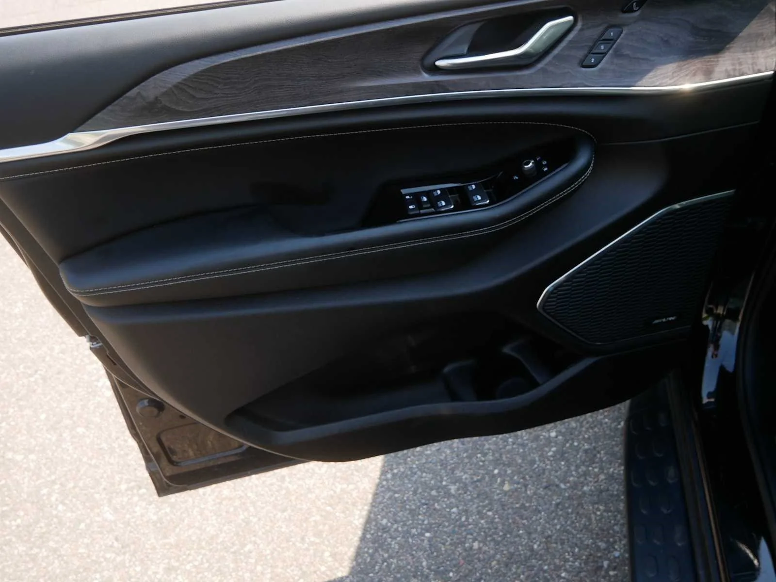 2024 Jeep Grand Cherokee L Overland - Photo 22
