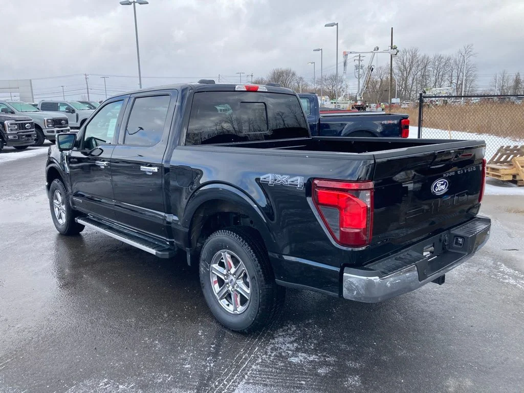 Used 2025 Black Ford XLT image 7