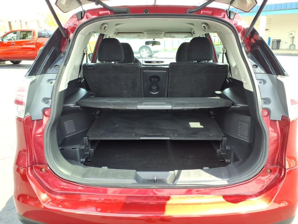Used 2016 Cayenne Red Nissan S image 25