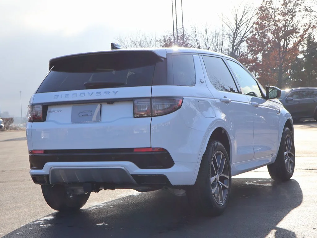 Certified Used 2025 Fuji White Land Rover S image 5