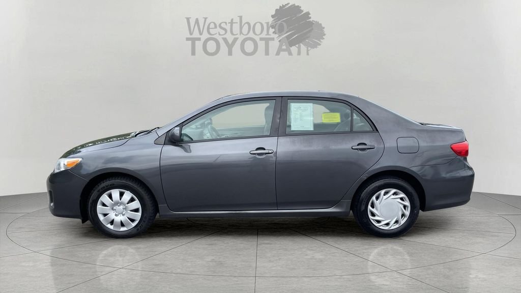 Used 2011 Gray Toyota LE image 4