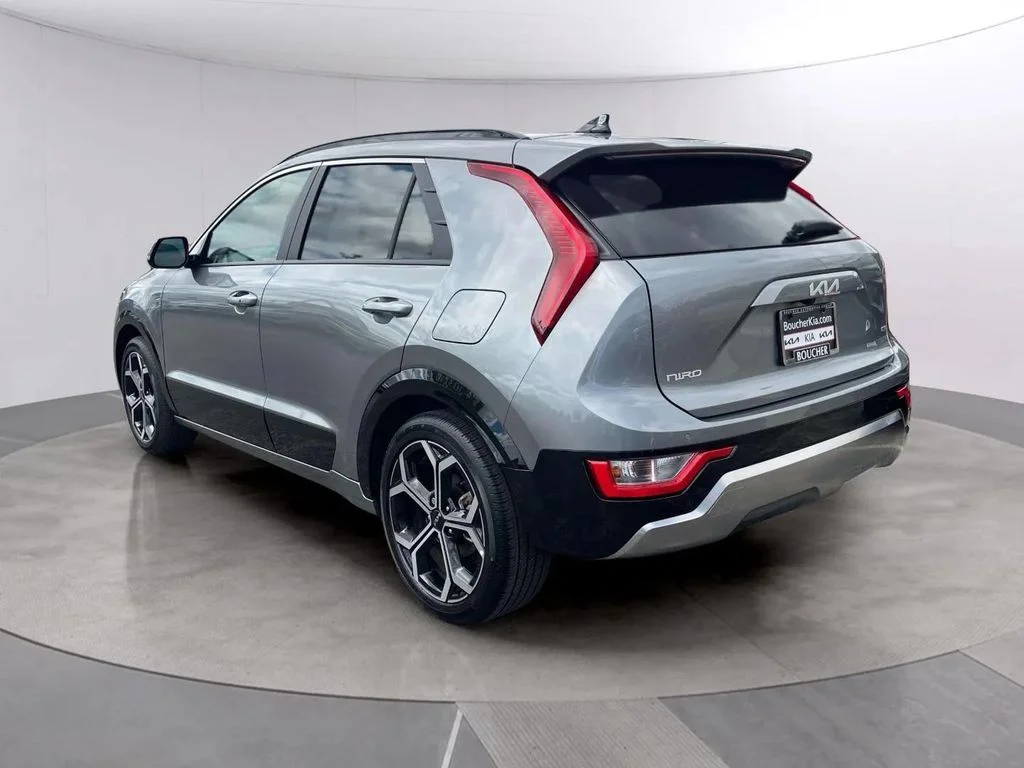 Used 2025 Steel Gray Kia EX Touring image 3