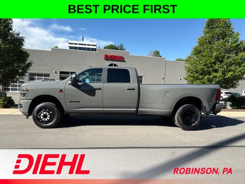 New 2026 Ceramic Gray Clear-Coat Exterior Paint RAM Laramie image 4