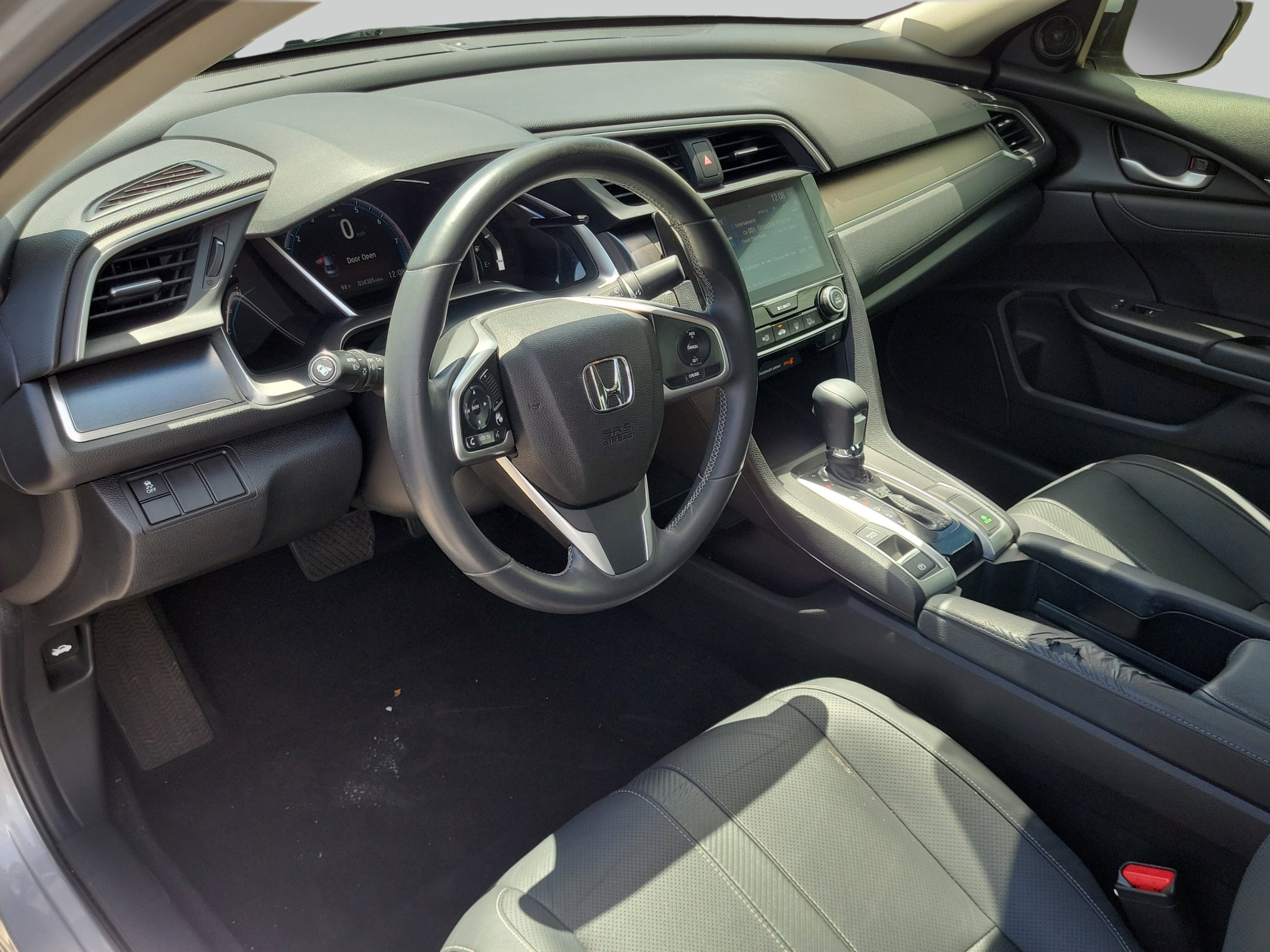 Used 2018 Silver Metallic Honda EX-L image 20