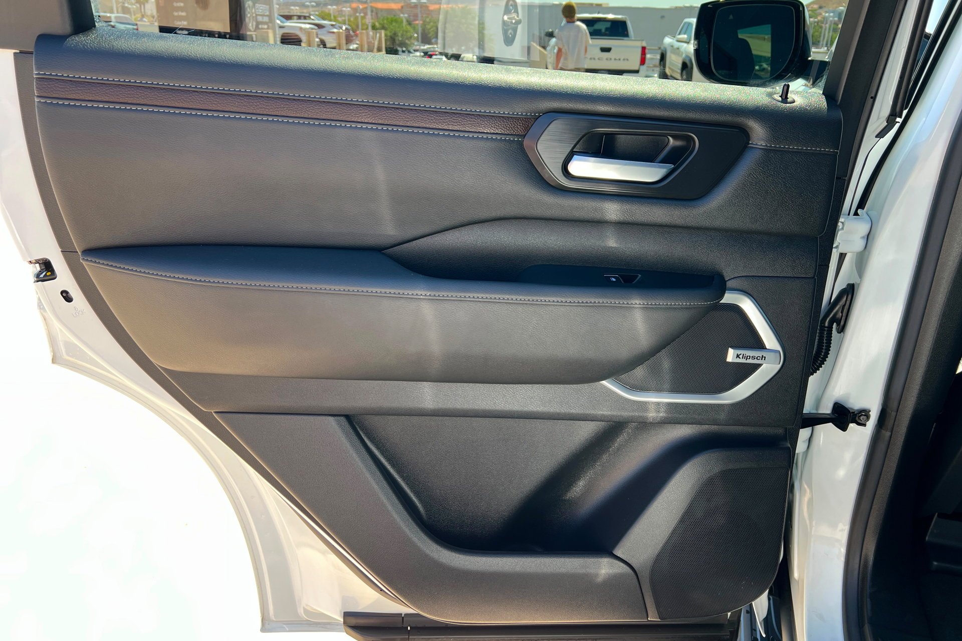 2025 Nissan Armada Platinum Reserve - Photo 19