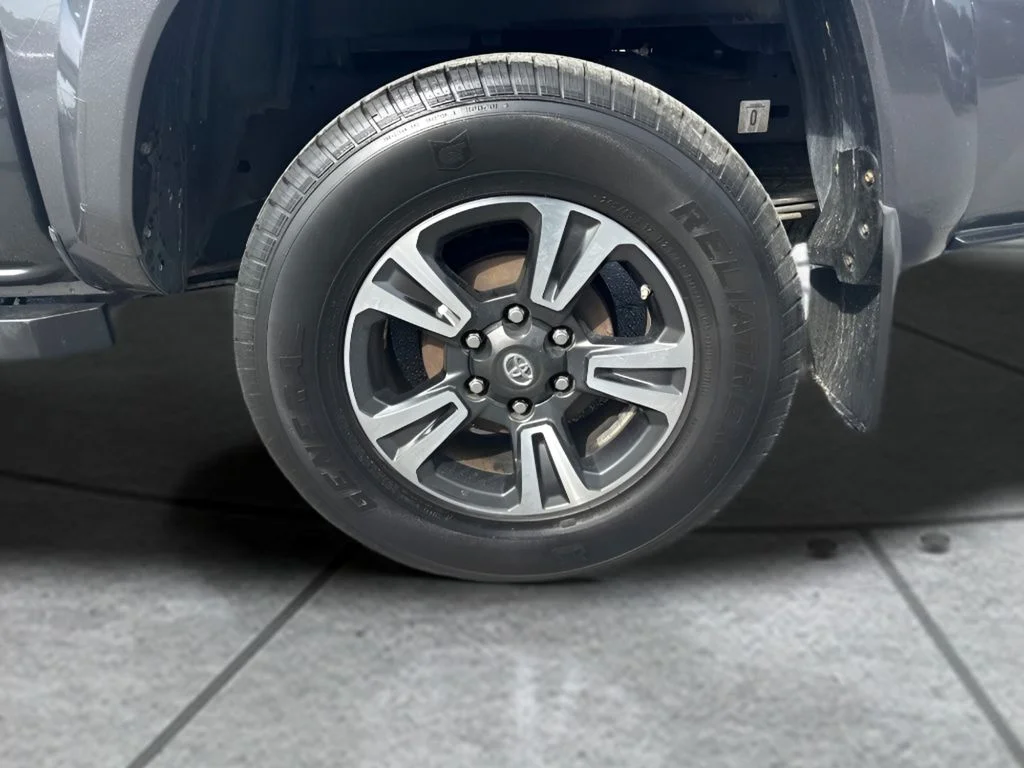 Used 2016  Toyota SR5 image 22
