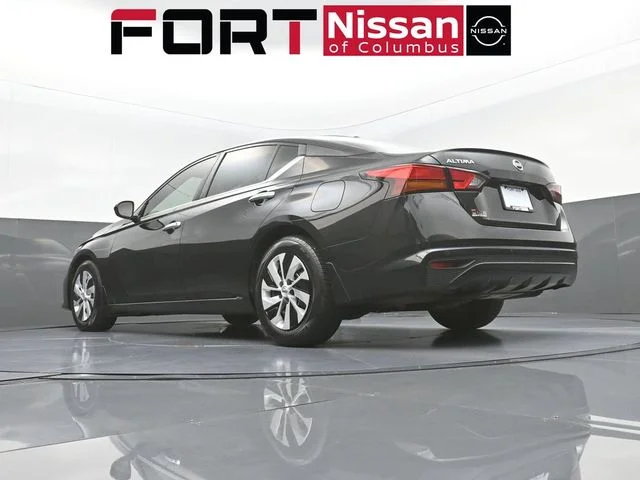 Used 2020 Black Nissan 2.5 S image 32