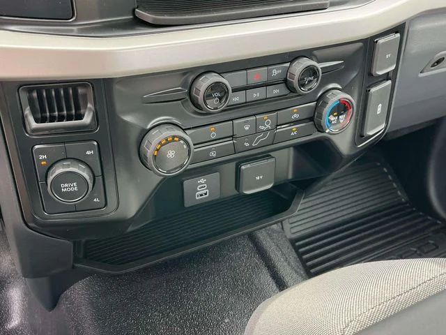 New 2026 Oxford White Ford F-550® XL image 22
