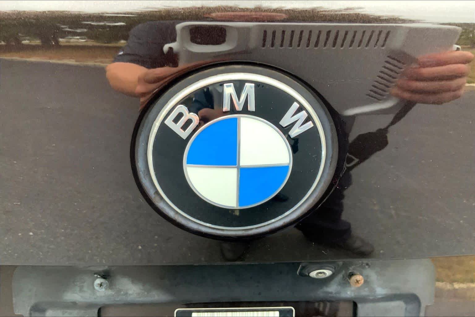 Used 2022 Sparkling Brown Metallic BMW xDrive40i image 9