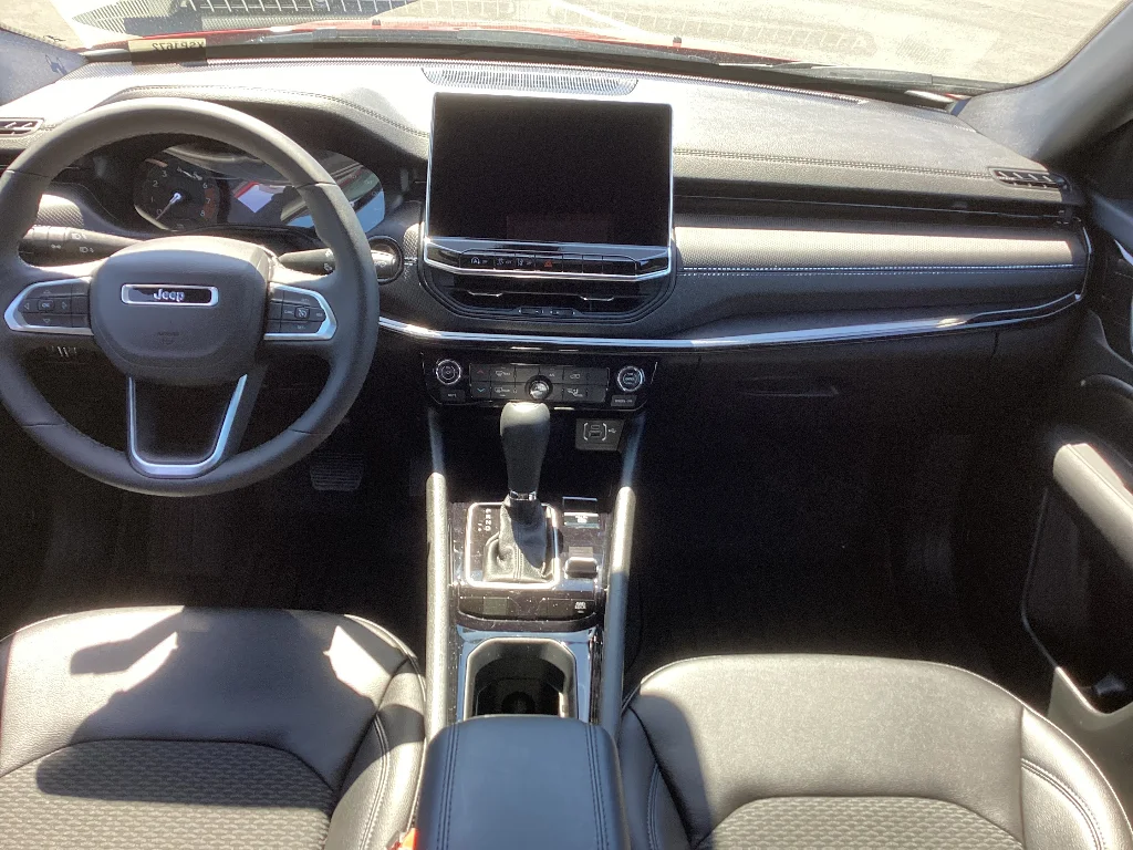 Used 2026 Red Hot Pearlcoat Jeep Latitude Altitude image 12